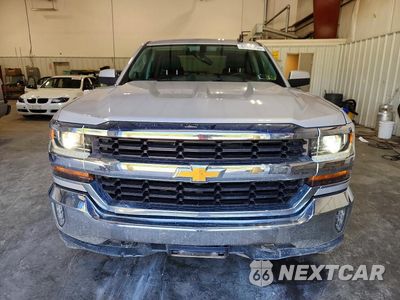 Piąte zdjęcie samochodu w środku: 2018 CHEVROLET SILVERADO K1500 LT VIN:1GCVKREC1JZ158416 - miniatura
