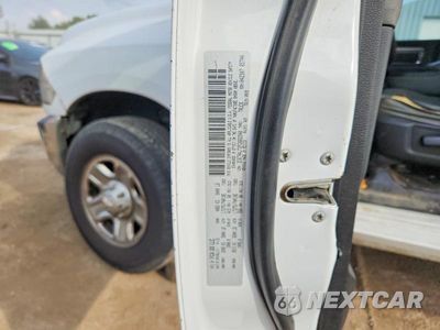 Zdjęcie 12 z 12 samochodu: 2015 RAM 2500 SLT VIN:3C6TR4JT2FG662340 - miniatura