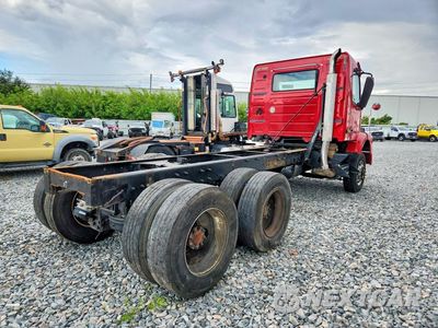 Trzecie zdjęcie samochodu z tyłu: 2014 VOLVO VNM TRUCK CAB AND CHASSIS VIN:4V4MC9EG8EN166641 - miniatura
