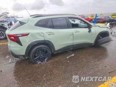 Trzecie zdjęcie samochodu z tyłu: 2025 CHEVROLET TRAX ACTIV VIN:KL77LKEP3SC044693 - miniatura