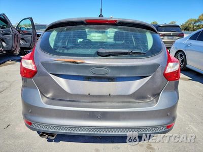 Zdjęcie 6 z 13 samochodu: 2012 FORD FOCUS TITANIUM VIN:1FAHP3N26CL213831 - miniatura