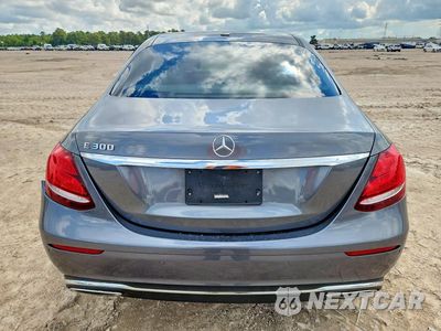 Zdjęcie 6 z 12 samochodu: 2017 MERCEDES-BENZ E 300 VIN:WDDZF4JB6HA175992 - miniatura