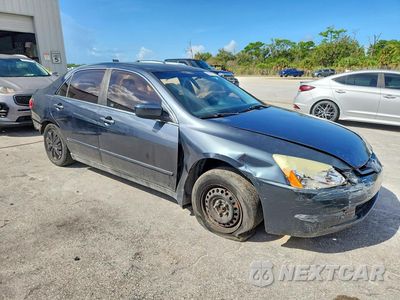 Czwarte zdjęcie samochodu z boku: 2004 HONDA ACCORD LX VIN:1HGCM56304A068705 - miniatura