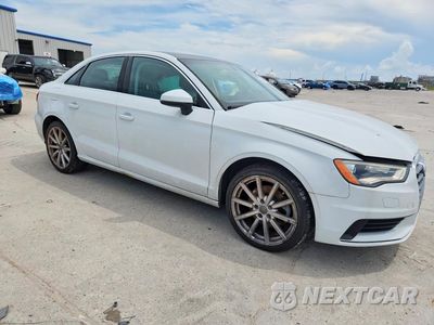 Czwarte zdjęcie samochodu z boku: 2015 AUDI A3 PREMIUM VIN:WAUBFGFF8F1040788 - miniatura
