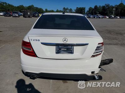 Zdjęcie 6 z 12 samochodu: 2014 MERCEDES-BENZ C 250 VIN:WDDGF4HB5ER310129 - miniatura