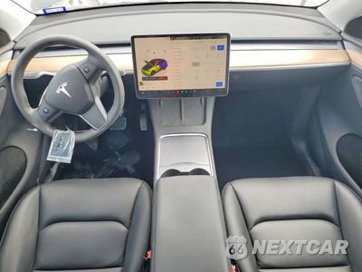 Zdjęcie 8 z 13 samochodu: 2025 TESLA MODEL Y VIN:7SAYGDED5SA356241 - miniatura