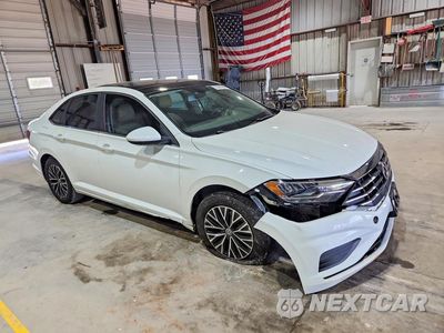 Czwarte zdjęcie samochodu z boku: 2019 VOLKSWAGEN JETTA S VIN:3VWC57BU5KM005652 - miniatura