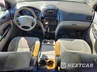 Zdjęcie 8 z 13 samochodu: 2004 TOYOTA SIENNA LE 8 PASSENGER VIN:5TDZA23C74S053982 - miniatura