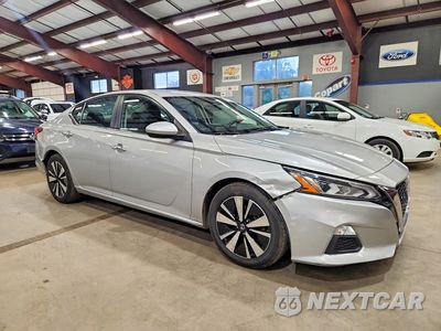 Czwarte zdjęcie samochodu z boku: 2021 NISSAN ALTIMA SV VIN:1N4BL4DV6MN359526 - miniatura