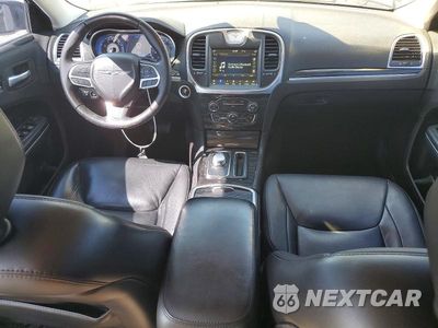 Zdjęcie 8 z 13 samochodu: 2018 CHRYSLER 300 TOURING VIN:2C3CCAAG7JH190712 - miniatura