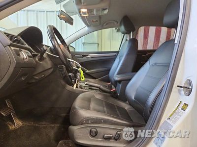 Zdjęcie 7 z 12 samochodu: 2017 VOLKSWAGEN PASSAT R-LINE VIN:1VWDT7A31HC085321 - miniatura