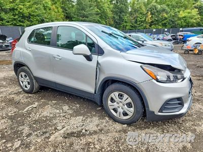 Czwarte zdjęcie samochodu z boku: 2018 CHEVROLET TRAX LS VIN:KL7CJKSB3JB590802 - miniatura
