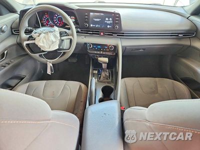 Zdjęcie 8 z 13 samochodu: 2021 HYUNDAI ELANTRA SEL VIN:5NPLM4AG1MH025454 - miniatura