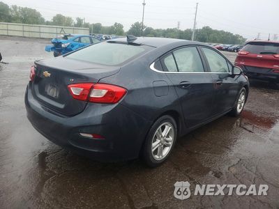 Trzecie zdjęcie samochodu z tyłu: 2018 CHEVROLET CRUZE LT VIN:1G1BE5SM8J7121674 - miniatura