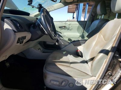 Zdjęcie 7 z 13 samochodu: 2013 TOYOTA PRIUS FOUR VIN:JTDKN3DU9D5650222 - miniatura