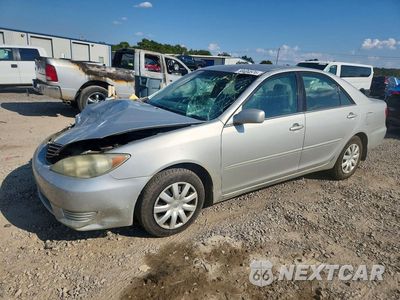 2005 TOYOTA CAMRY LE 4T1BE32K45U956376 - główne zdjęcie licytacji z USA - miniatura