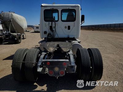 Zdjęcie 6 z 13 samochodu: 2016 FREIGHTLINER CASCADIA 125 VIN:3AKBGDD57GSGU9465 - miniatura