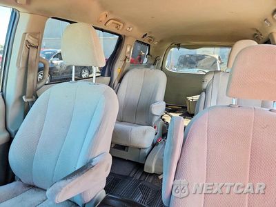 Zdjęcie 10 z 13 samochodu: 2011 TOYOTA SIENNA LE VIN:5TDKK3DC1BS093989 - miniatura