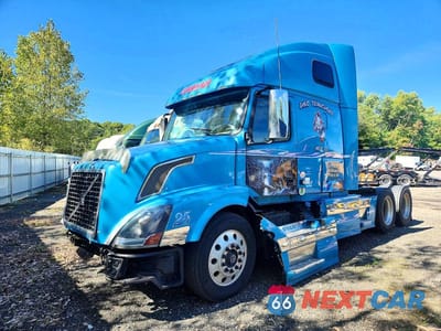 2017 VOLVO VNL SEMI TRUCK 4V4NC9TJ6HN986207 - główne zdjęcie licytacji z USA - miniatura