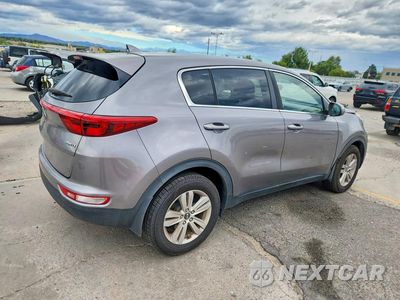 Trzecie zdjęcie samochodu z tyłu: 2017 KIA SPORTAGE LX VIN:KNDPMCAC6H7276070 - miniatura