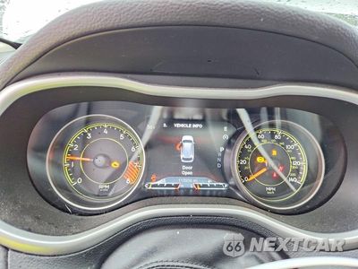 Zdjęcie 9 z 13 samochodu: 2016 JEEP CHEROKEE TRAILHAWK VIN:1C4PJMBS8GW256217 - miniatura