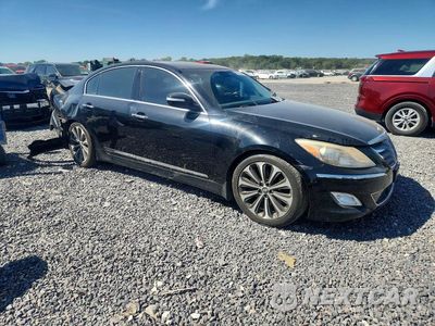 Czwarte zdjęcie samochodu z boku: 2013 HYUNDAI GENESIS 5.0L VIN:KMHGC4DH5DU239681 - miniatura
