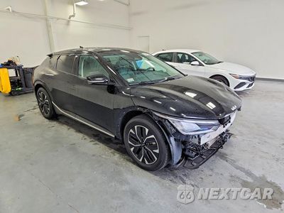 Czwarte zdjęcie samochodu z boku: 2024 KIA EV6 WIND VIN:KNDC34LA8R5198648 - miniatura