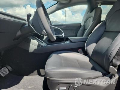 Zdjęcie 7 z 12 samochodu: 2026 TESLA MODEL Y VIN:7SAYGDED8TA416689 - miniatura