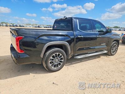 Trzecie zdjęcie samochodu z tyłu: 2023 TOYOTA TUNDRA CREWMAX LIMITED VIN:5TFJA5AB9PX026676 - miniatura