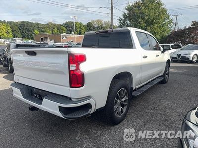 Czwarte zdjęcie samochodu z boku: 2020 CHEVROLET SILVERADO K1500 RST VIN:3GCUYEET4LG361659 - miniatura