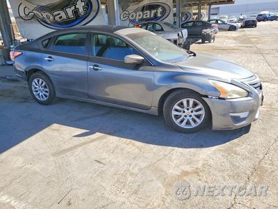 Czwarte zdjęcie samochodu z boku: 2014 NISSAN ALTIMA 2.5 S VIN:1N4AL3AP3EN359464 - miniatura