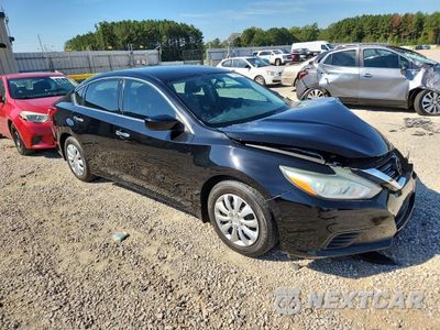 Czwarte zdjęcie samochodu z boku: 2017 NISSAN ALTIMA 2.5 S VIN:1N4AL3AP5HC266297 - miniatura