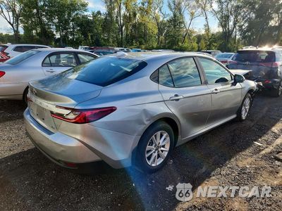 Trzecie zdjęcie samochodu z tyłu: 2026 TOYOTA CAMRY LE VIN:4T1DBADKXTU045131 - miniatura