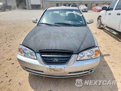 Piąte zdjęcie samochodu w środku: 2005 HYUNDAI ELANTRA GLS VIN:KMHDN46D15U043326 - miniatura