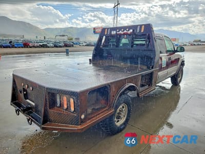 Trzecie zdjęcie samochodu z tyłu: 2000 CHEVROLET SILVERADO K2500 VIN:1GCGK29U1YE105168 - miniatura