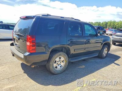 Trzecie zdjęcie samochodu z tyłu: 2013 CHEVROLET TAHOE C1500 LS VIN:1GNSCAE07DR208920 - miniatura