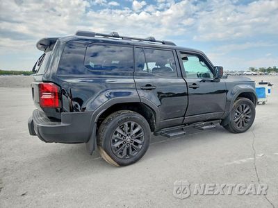 Trzecie zdjęcie samochodu z tyłu: 2027 TOYOTA LAND CRUISER BASE VIN:JTEABFAJ4VK077244 - miniatura