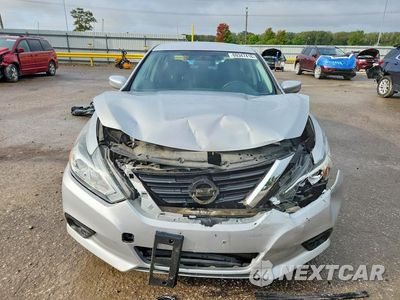 Piąte zdjęcie samochodu w środku: 2017 NISSAN ALTIMA 2.5 SV VIN:1N4AL3AP8HC250160 - miniatura