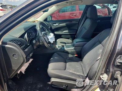 Zdjęcie 7 z 12 samochodu: 2023 CHRYSLER 300 TOURING VIN:2C3CCAAG6PH577583 - miniatura