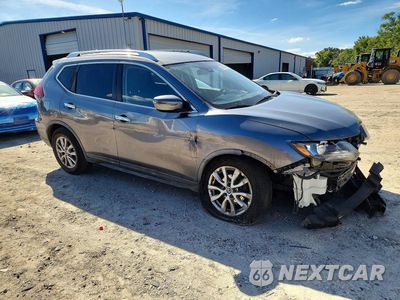 Czwarte zdjęcie samochodu z boku: 2020 NISSAN ROGUE SV VIN:KNMAT2MT6LP513860 - miniatura
