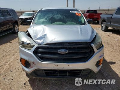 Piąte zdjęcie samochodu w środku: 2018 FORD ESCAPE S VIN:1FMCU0F72JUC06612 - miniatura