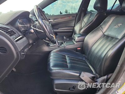 Zdjęcie 7 z 12 samochodu: 2019 CHRYSLER 300 S VIN:2C3CCABG1KH589695 - miniatura