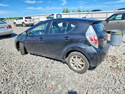 Drugie zdjęcie samochodu z przodu: 2013 TOYOTA PRIUS C THREE VIN:JTDKDTB38D1043927 - miniatura