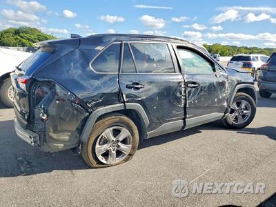 Trzecie zdjęcie samochodu z tyłu: 2025 TOYOTA RAV4 XLE VIN:2T3P1RFV5SW554409 - miniatura