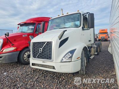 2021 VOLVO VNR TRUCK CAB AND CHASSIS 4V4WC9EH5MN600465 - główne zdjęcie licytacji z USA - miniatura