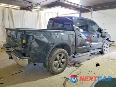 Trzecie zdjęcie samochodu z tyłu: 2015 NISSAN TITAN SV VIN:1N6AA0EC0FN511527 - miniatura