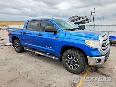 Czwarte zdjęcie samochodu z boku: 2016 TOYOTA TUNDRA SR5 VIN:5TFDW5F13GX525925 - miniatura