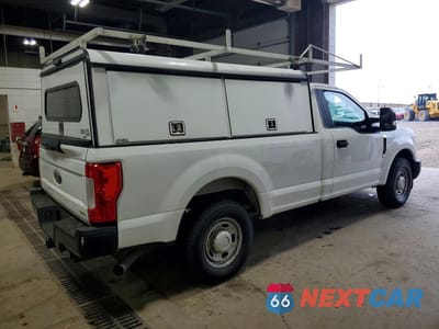 Trzecie zdjęcie samochodu z tyłu: 2019 FORD F250 SUPER DUTY VIN:1FTBF2A61KEF23121 - miniatura