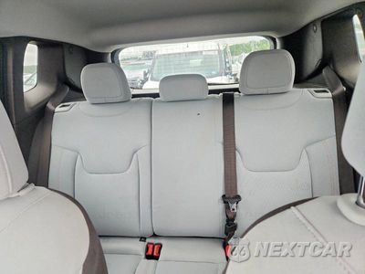 Zdjęcie 10 z 13 samochodu: 2016 JEEP RENEGADE LATITUDE VIN:ZACCJBBT5GPC79950 - miniatura