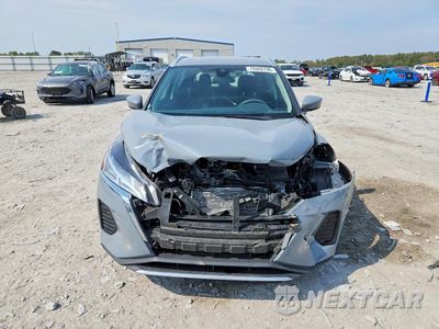Piąte zdjęcie samochodu w środku: 2024 NISSAN KICKS SV VIN:3N1CP5CV6RL529582 - miniatura